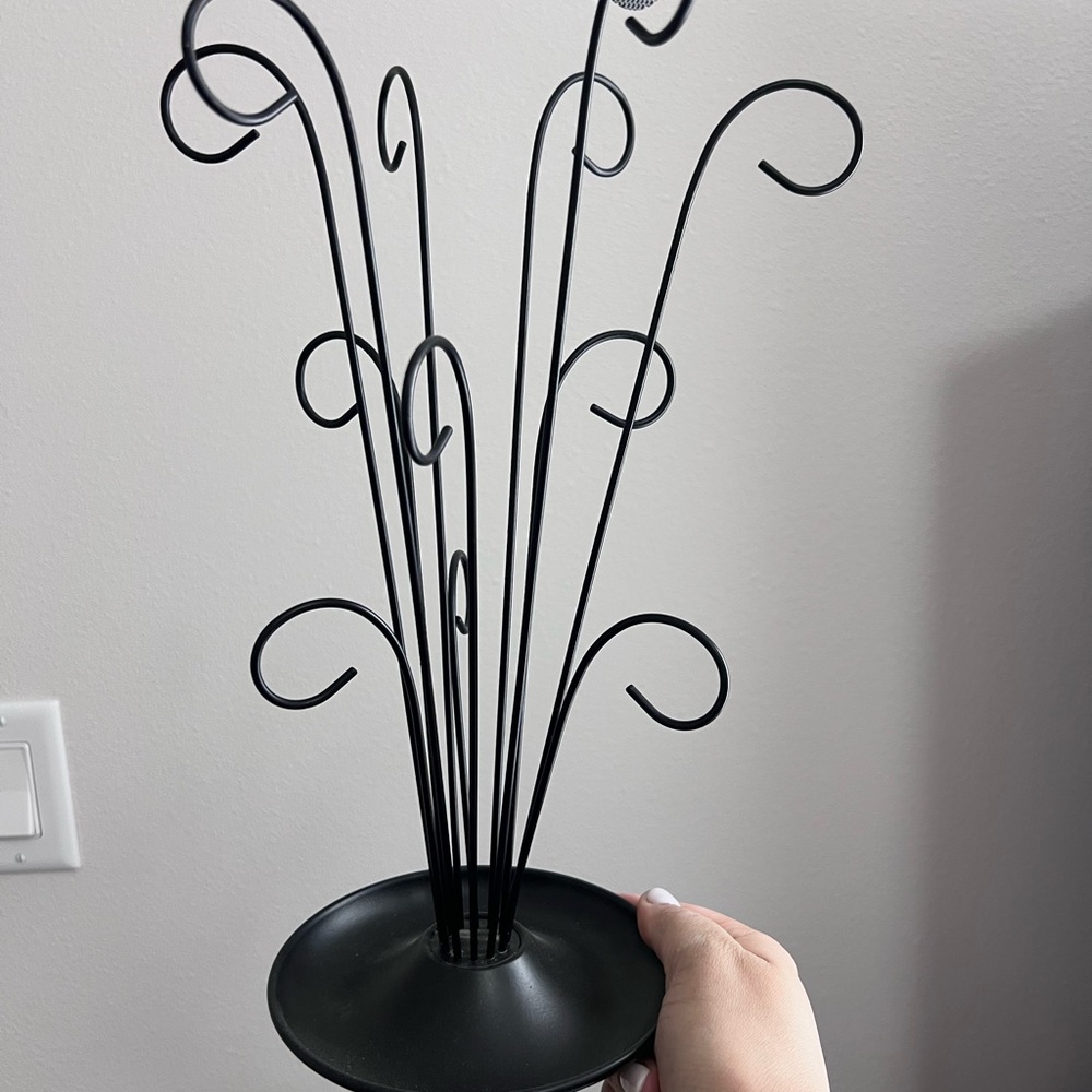 Black Metal Jewelry Decorative Stand